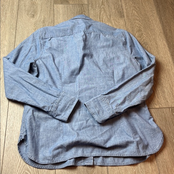 J. Crew Chambray Blue Casual button up shirt pleated size 12 woman - Picture 7 of 8